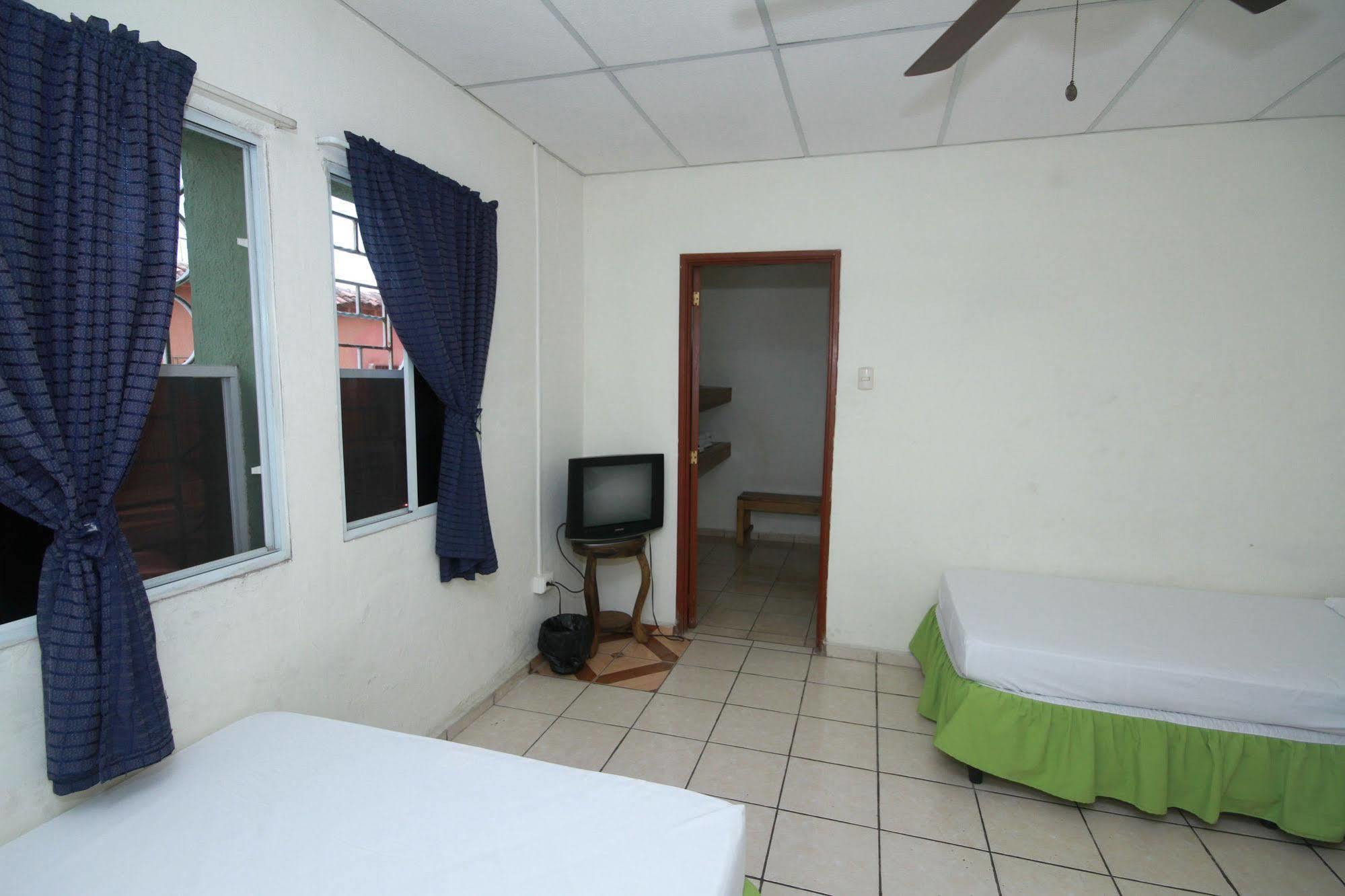 Hostal Casa Verde Santa Ana Bagian luar foto